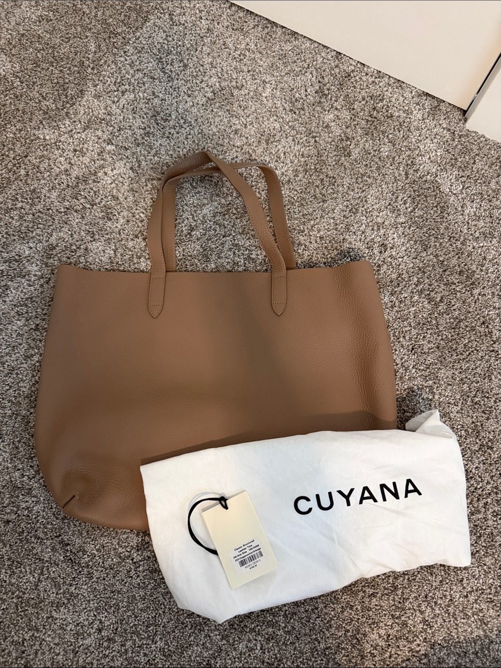 WORN ONCE CUYANA CLASSIC STRUCTURED TOTE
